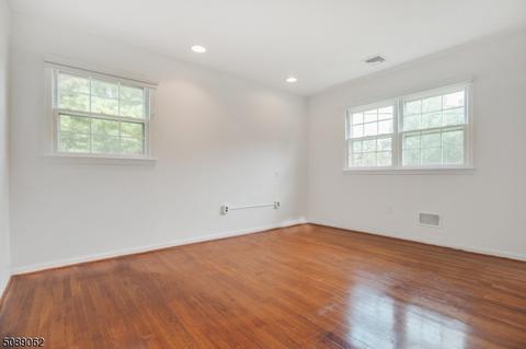 21 Scott St, Waldwick, NJ 07463 photo 14