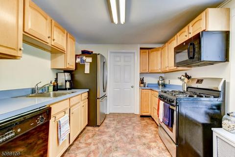 35 Codington Pl, Somerville, NJ 08876 photo 11