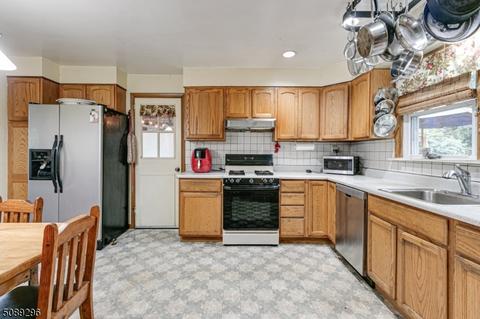 327 Plainfield Rd, Edison, NJ 08820 photo 7