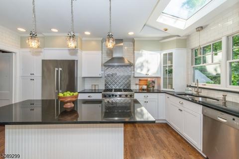 98 Haddon Pl, Montclair, NJ 07043 photo 2
