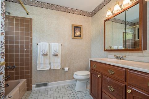 52 Coventry Rd, Wayne, NJ 07470 photo 19