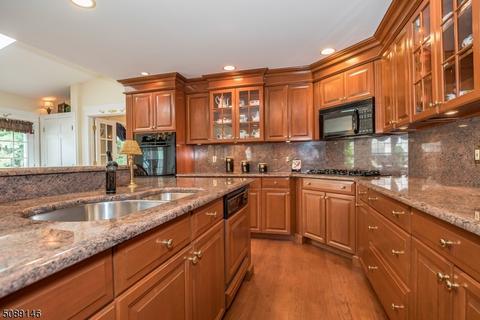 52 Coventry Rd, Wayne, NJ 07470 photo 6