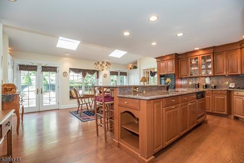 52 Coventry Rd, Wayne, NJ 07470 photo 4