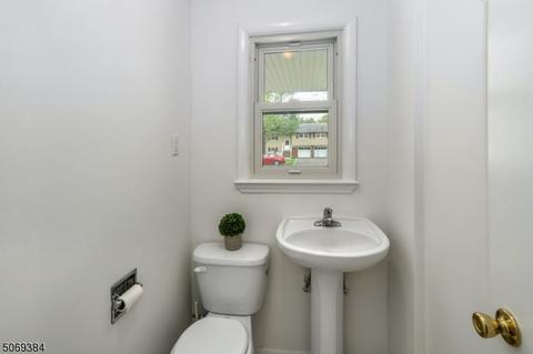 943 Cushing Pl, Plainfield, NJ 07062 photo 4