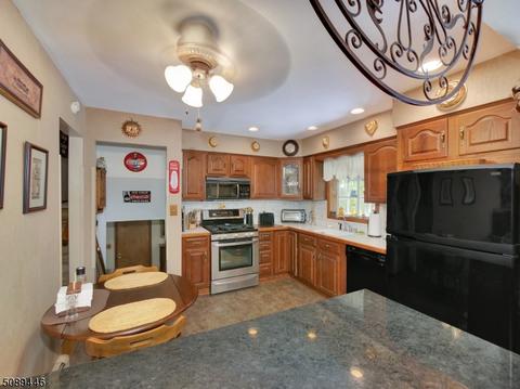 26 Berkley Ct, Wayne, NJ 07470 photo 8