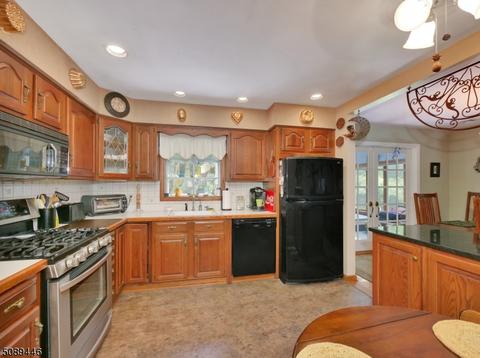 26 Berkley Ct, Wayne, NJ 07470 photo 9
