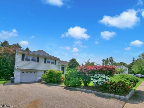 26 Berkley Ct, Wayne, NJ 07470 photo 2