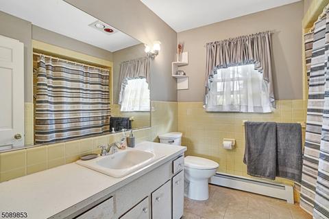37 Orchard Rd, Middlesex, NJ 08846 photo 18