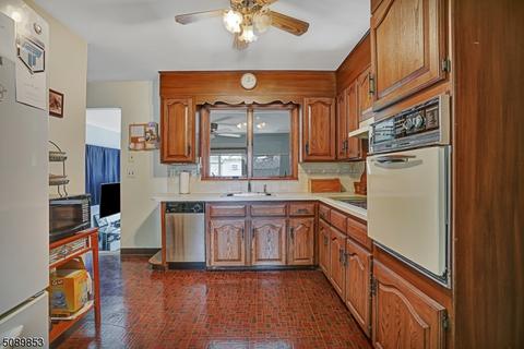 37 Orchard Rd, Middlesex, NJ 08846 photo 8