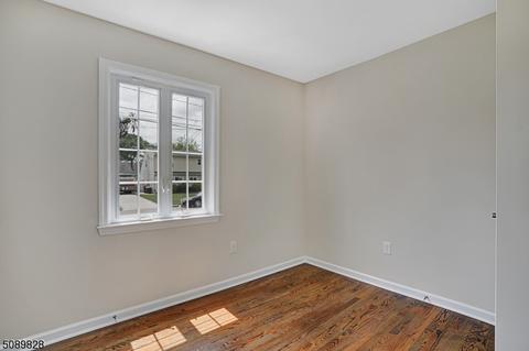 521 Howard Ave, Middlesex, NJ 08846 photo 14