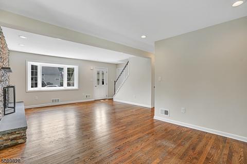 521 Howard Ave, Middlesex, NJ 08846 photo 5