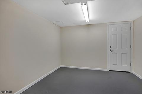 521 Howard Ave, Middlesex, NJ 08846 photo 23