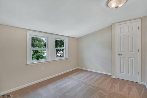 521 Howard Ave, Middlesex, NJ 08846 photo 17