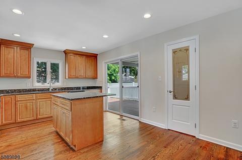 521 Howard Ave, Middlesex, NJ 08846 photo 12