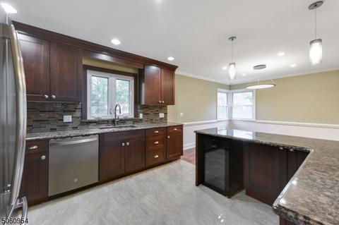 108 Warwick Cir, Springfield, NJ 07081 photo 10