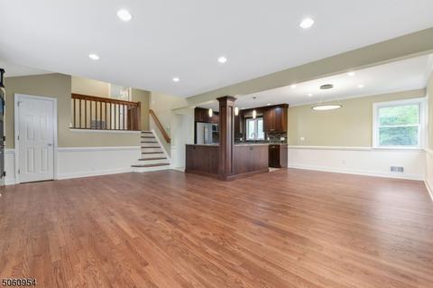108 Warwick Cir, Springfield, NJ 07081 photo 11