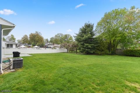 108 Warwick Cir, Springfield, NJ 07081 photo 20