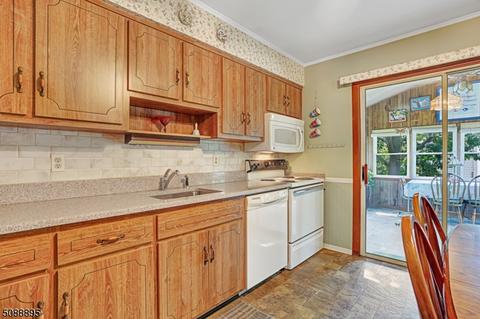1106 Dorn Ave, Middlesex, NJ 08846 photo 9