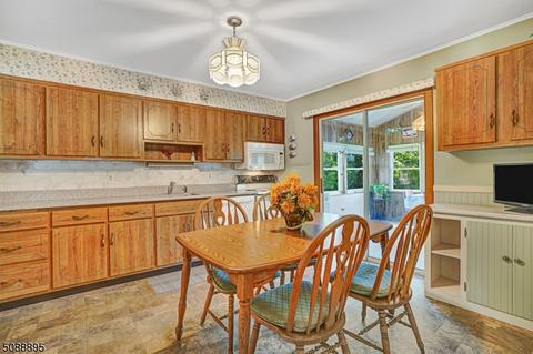 1106 Dorn Ave, Middlesex, NJ 08846 photo 3