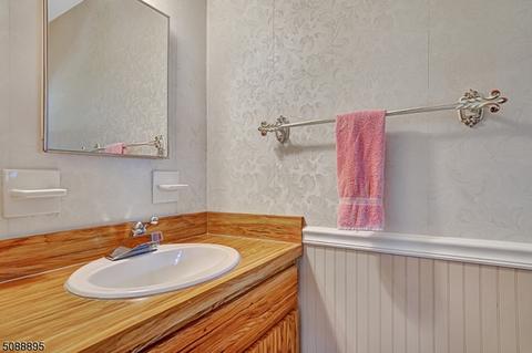 1106 Dorn Ave, Middlesex, NJ 08846 photo 19