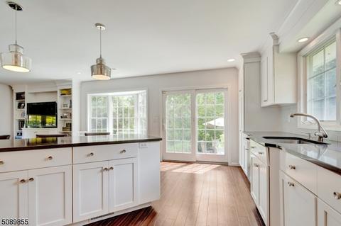 22 Geneva Ct, Wayne, NJ 07470 photo 12