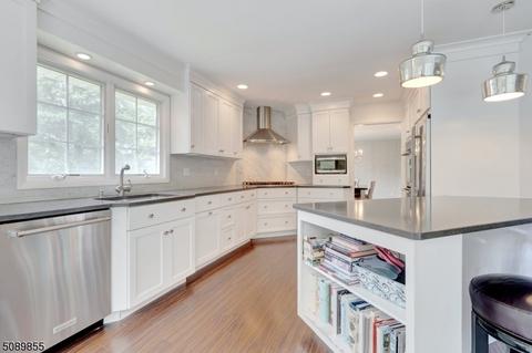 22 Geneva Ct, Wayne, NJ 07470 photo 10