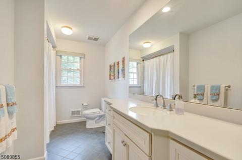 22 Geneva Ct, Wayne, NJ 07470 photo 17