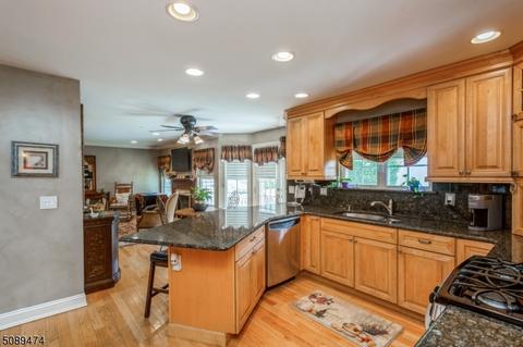 512 Grandview St, Middlesex, NJ 08846 photo 5
