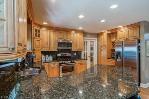 512 Grandview St, Middlesex, NJ 08846 photo 4