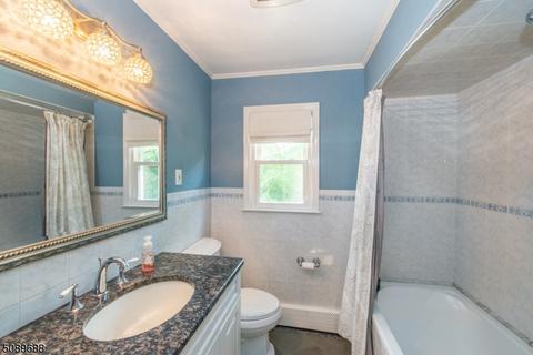 65 Laauwe Ave, Wayne, NJ 07470 photo 12