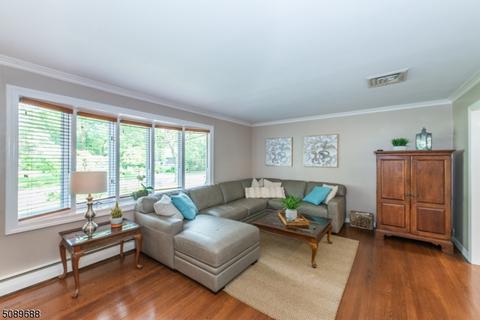 65 Laauwe Ave, Wayne, NJ 07470 photo 3