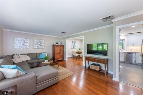 65 Laauwe Ave, Wayne, NJ 07470 photo 2