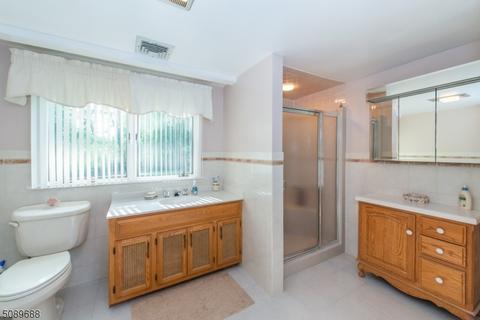 65 Laauwe Ave, Wayne, NJ 07470 photo 18
