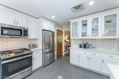 65 Laauwe Ave, Wayne, NJ 07470 photo 7