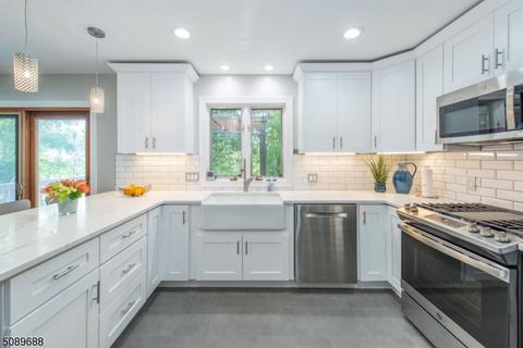 65 Laauwe Ave, Wayne, NJ 07470 photo 6