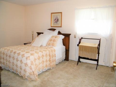 61 Rieder Rd, Edison, NJ 08817 photo 9