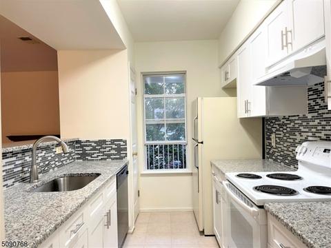 3208 Schindler Ln, Wayne, NJ 07470 photo 10