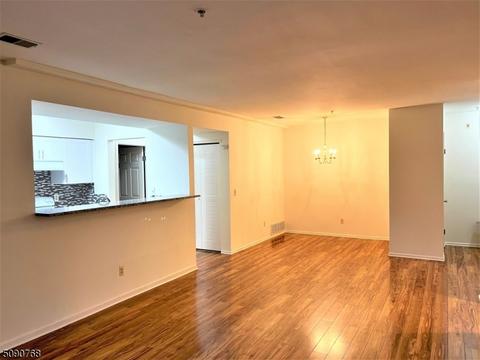 3208 Schindler Ln, Wayne, NJ 07470 photo 5