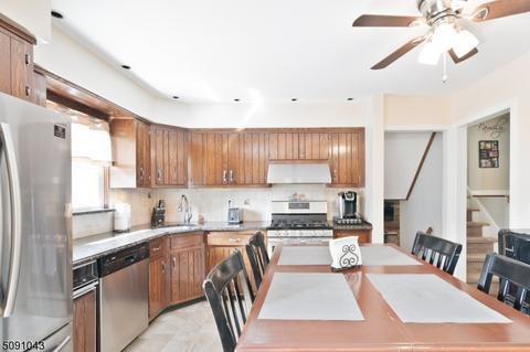 597 Mazur Ave, Paramus, NJ 07652 photo 11