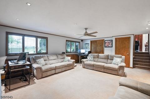 597 Mazur Ave, Paramus, NJ 07652 photo 24