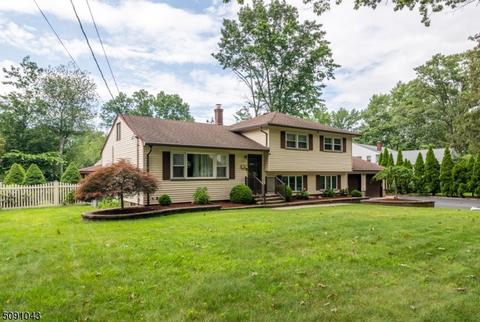597 Mazur Ave, Paramus, NJ 07652 photo 2