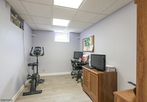 597 Mazur Ave, Paramus, NJ 07652 photo 25