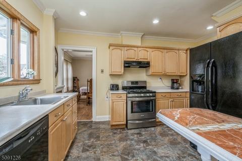 319 Dorn Ave, Middlesex, NJ 08846 photo 14
