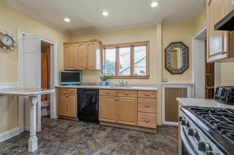 319 Dorn Ave, Middlesex, NJ 08846 photo 13