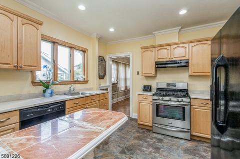 319 Dorn Ave, Middlesex, NJ 08846 photo 15