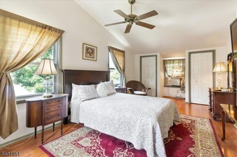 16 Marlborough Ave, Middlesex, NJ 08846 photo 4