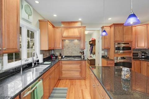 9 Diorio Ct, Wayne, NJ 07470 photo 14