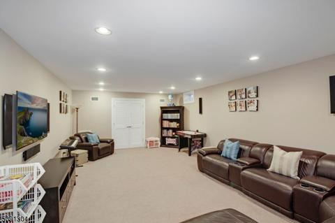 9 Diorio Ct, Wayne, NJ 07470 photo 33