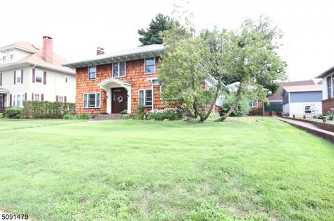272 Hamilton Pl, Hackensack, NJ 07601 photo 2
