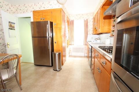 272 Hamilton Pl, Hackensack, NJ 07601 photo 8